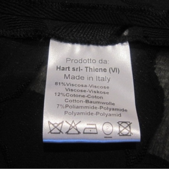 PIU & PIU Cropped Jacket
C$80 €$453 | Size: 38 | PIU & PIU - Picture 4 of 6